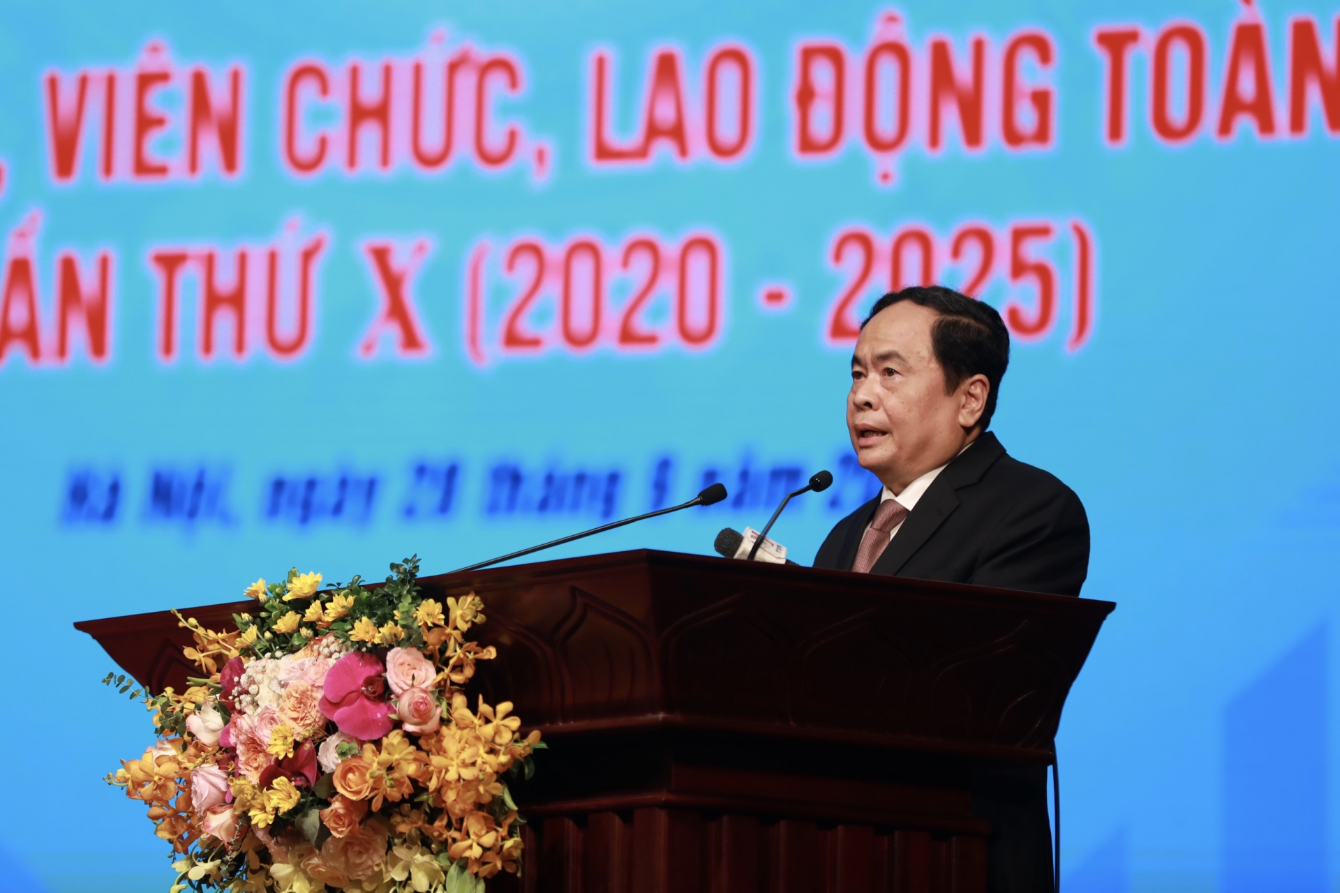 Nhiều tấm gương công nhân lao động sáng kiến làm lợi hàng chục tỷ đồng Nhiều tấm gương công nhân lao động sáng kiến làm lợi hàng chục tỷ đồng