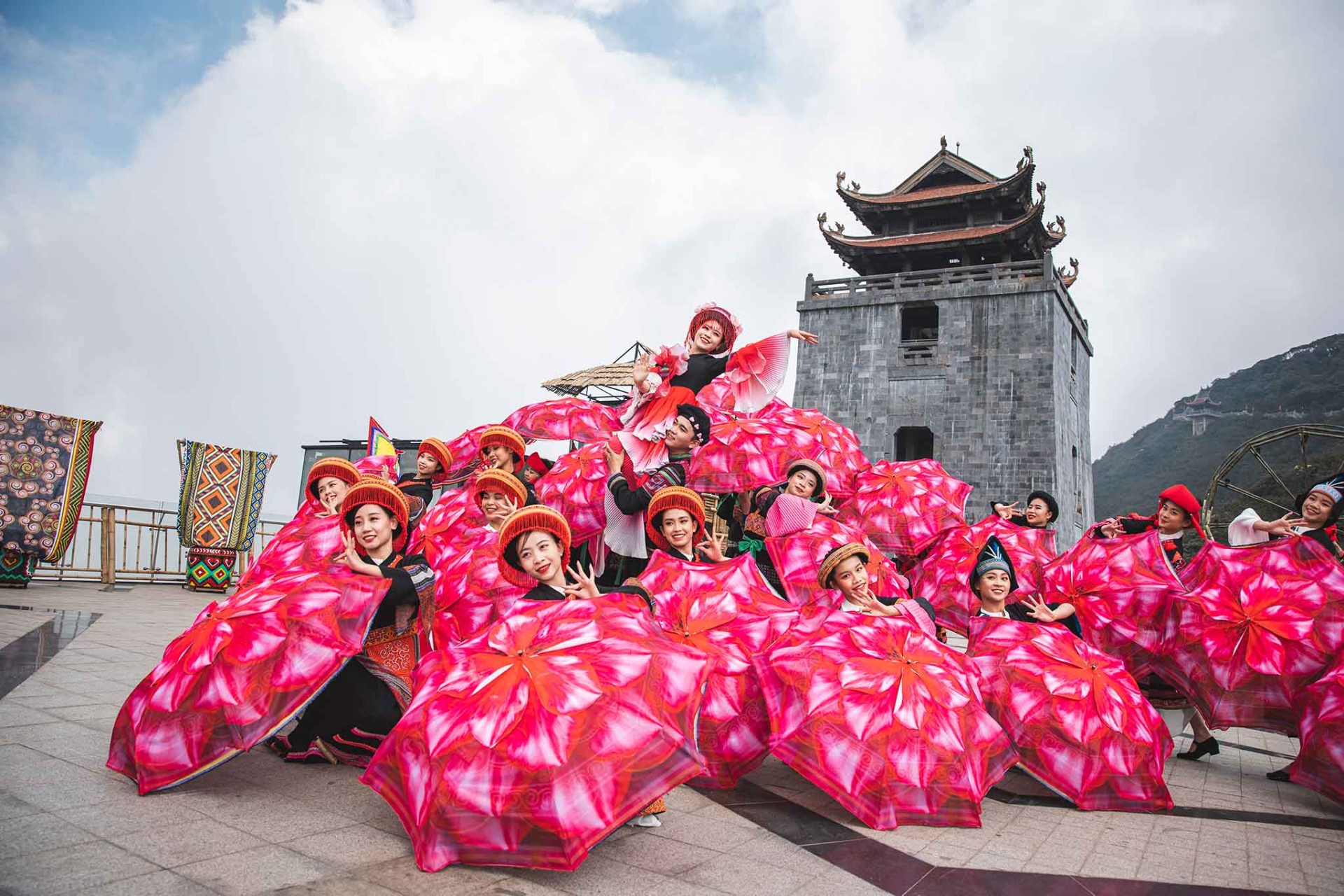 Kinh tế Lào Cai bứt phá như thế nào sau 5 năm đầu tư cho du lịch Kinh tế Lào Cai bứt phá như thế nào sau 5 năm đầu tư cho du lịch