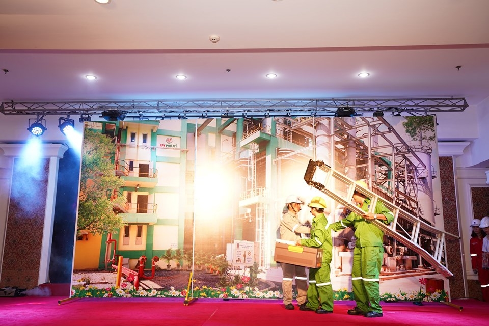 cong doan dau khi viet nam bieu duong 111 an toan ve sinh vien xuat sac