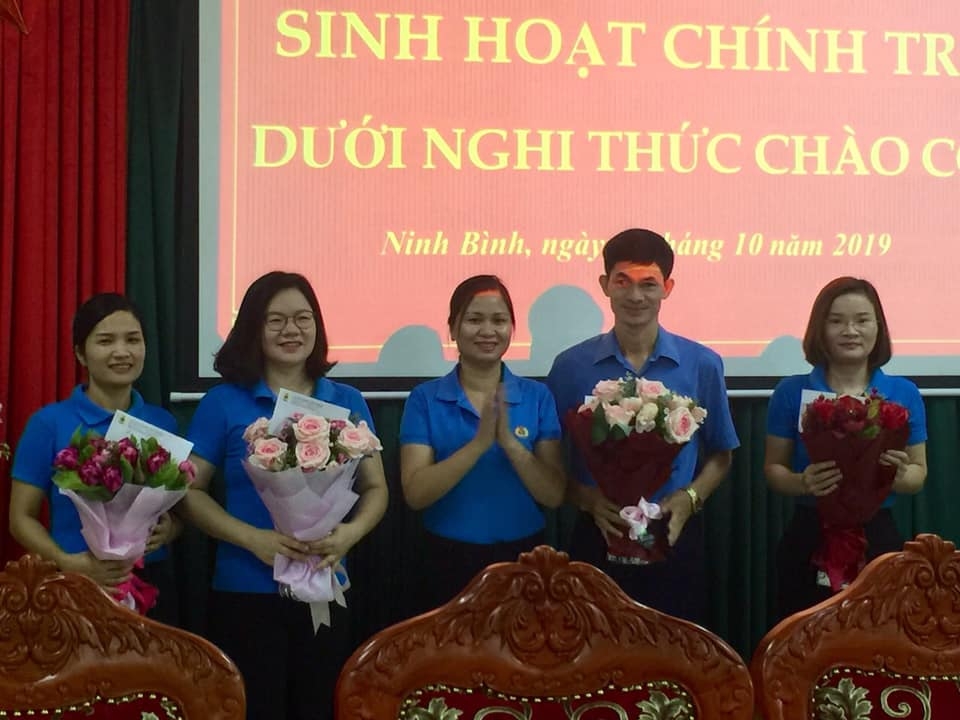 Hạnh phúc giản dị của đoàn viên trong lễ “Chúc mừng sinh nhật” hanh phuc gian di cua doan vien trong le chuc mung sinh nhat
