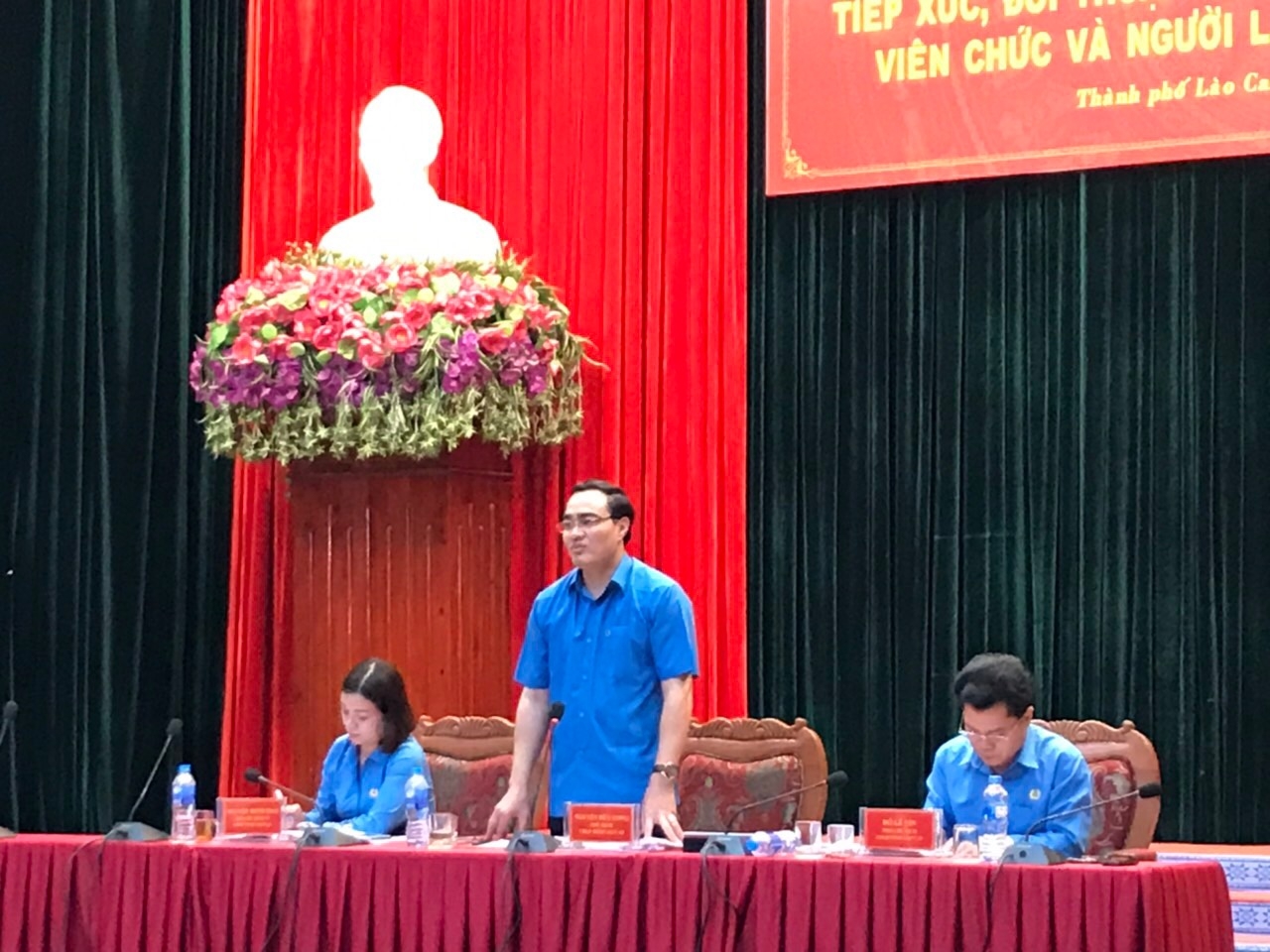 Thường vụ Liên đoàn Lao động tỉnh Lào Cai lắng nghe tâm tư của người lao động thuong vu lien doan lao dong tinh lao cai lang nghe tam tu cua nguoi lao dong