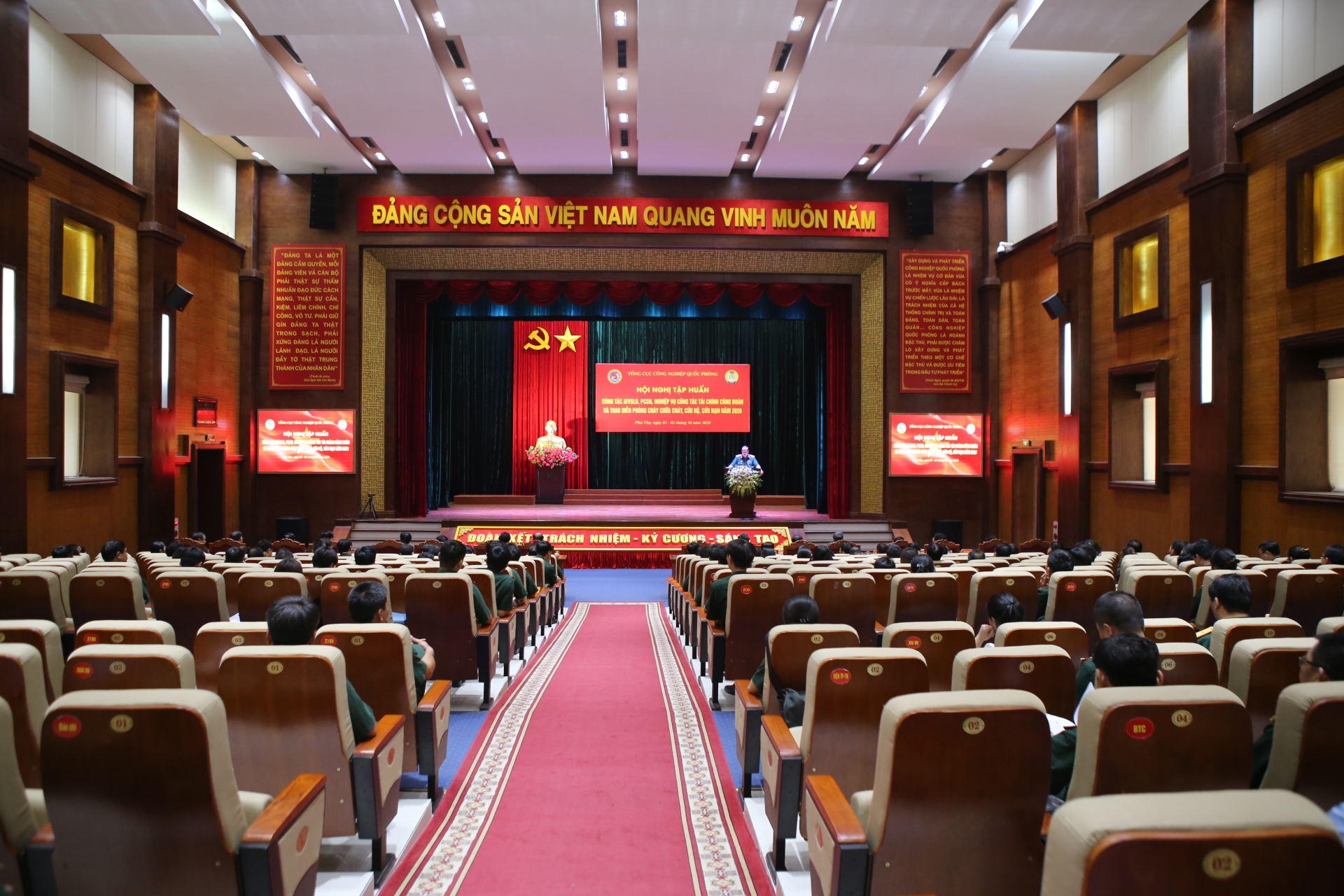 Huấn luyện an toàn vệ sinh lao động và phòng chống cháy nổ năm 2020 Huấn luyện an toàn vệ sinh lao động và phòng chống cháy nổ năm 2020