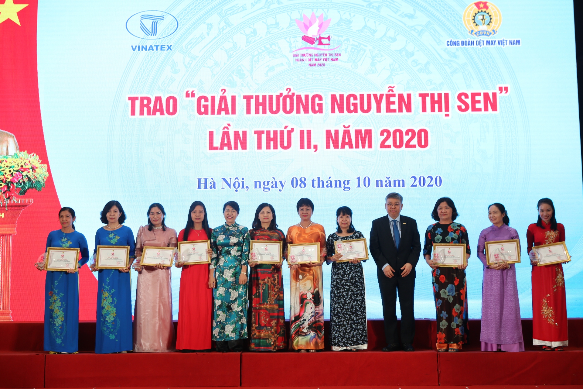 Phong trào thi đua yêu nước gắn với yêu cầu liên tục cải tiến, di lên của ngành Dệt May Phong trào thi đua yêu nước gắn với yêu cầu liên tục cải tiến, di lên của ngành Dệt May