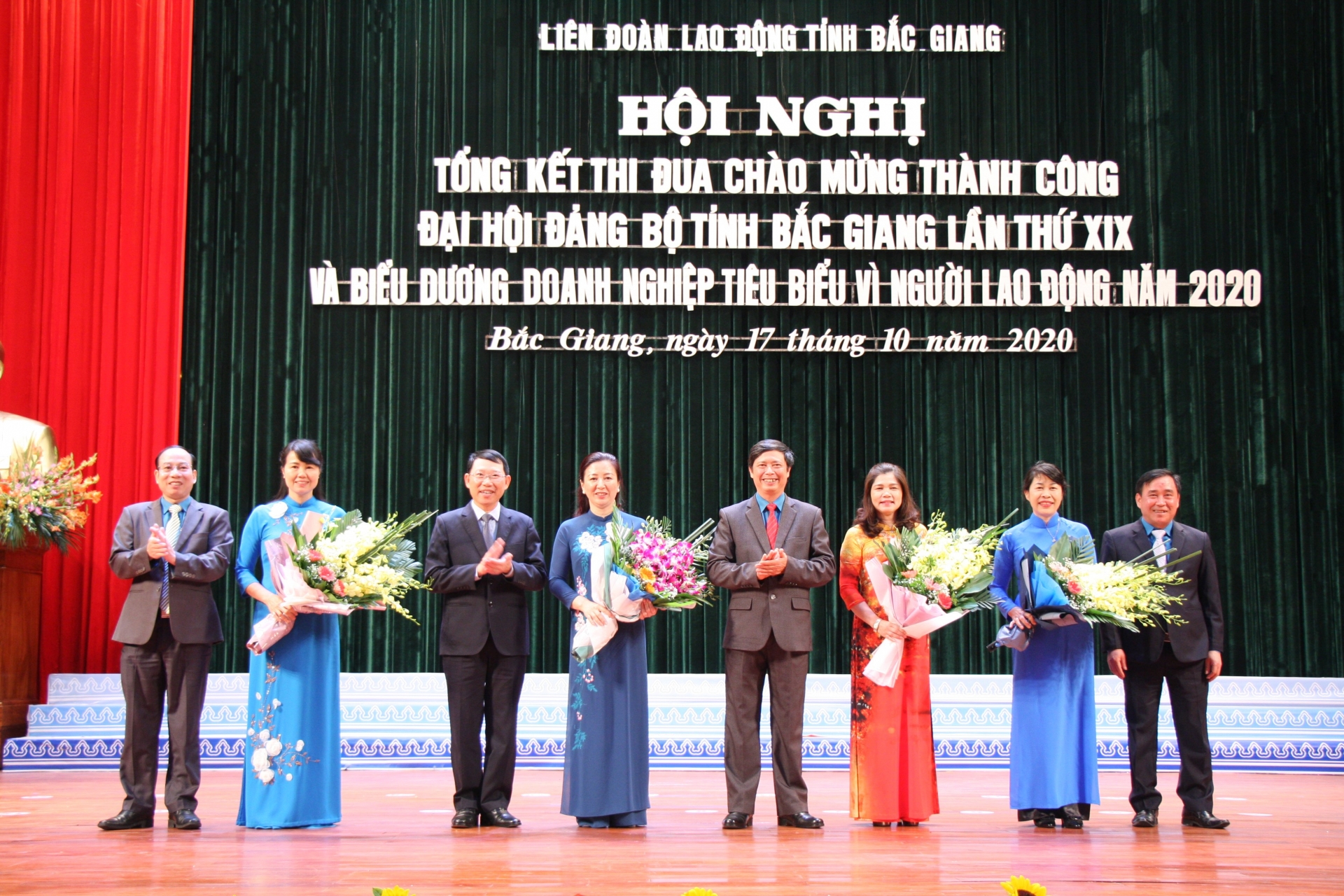 Tạo động lực cho người lao động từ phong trào thi đua chào mừng Đại hội Đảng bộ Tạo động lực cho người lao động từ phong trào thi đua chào mừng Đại hội Đảng bộ