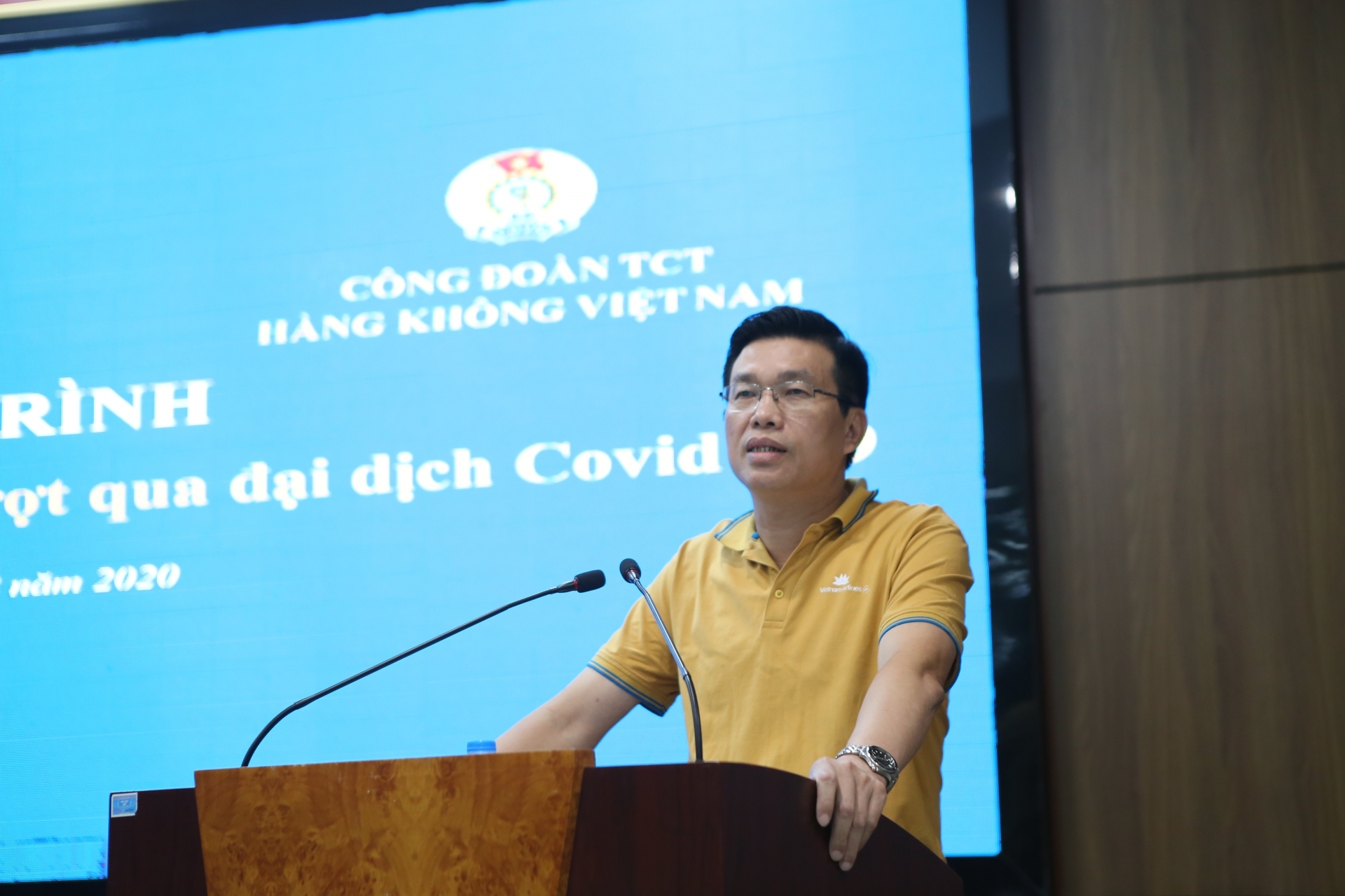 Không chấm dứt hợp đồng lao động với người lao động dù khó khăn Không chấm dứt hợp đồng lao động với người lao động dù khó khăn