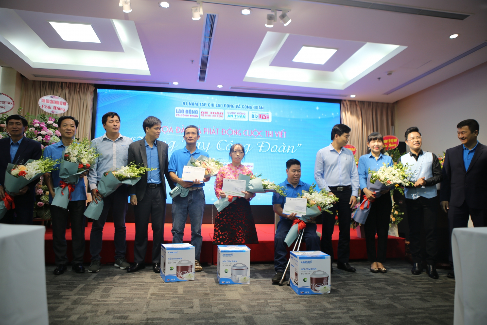 “Nghề Công đoàn đã chọn tôi” “Nghề Công đoàn đã chọn tôi”