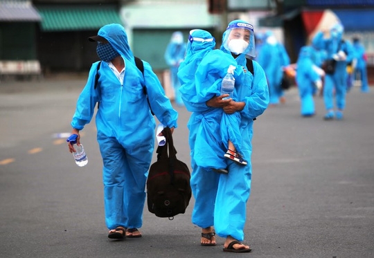 Đường về quê vời vợi xa xăm Đường về quê vời vợi xa xăm