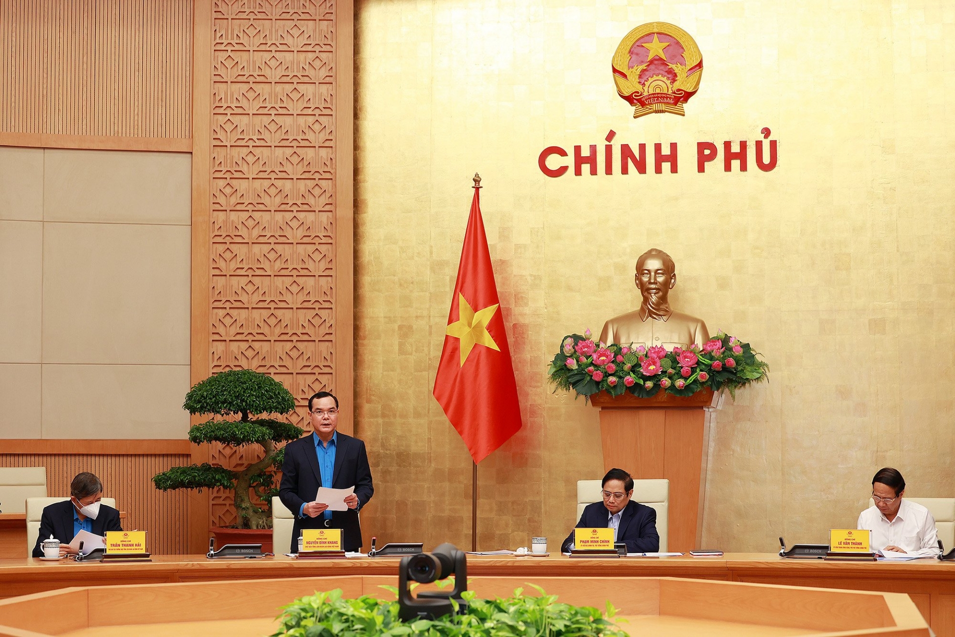 Thủ tướng Chính phủ làm việc với Tổng LĐLĐ Việt Nam