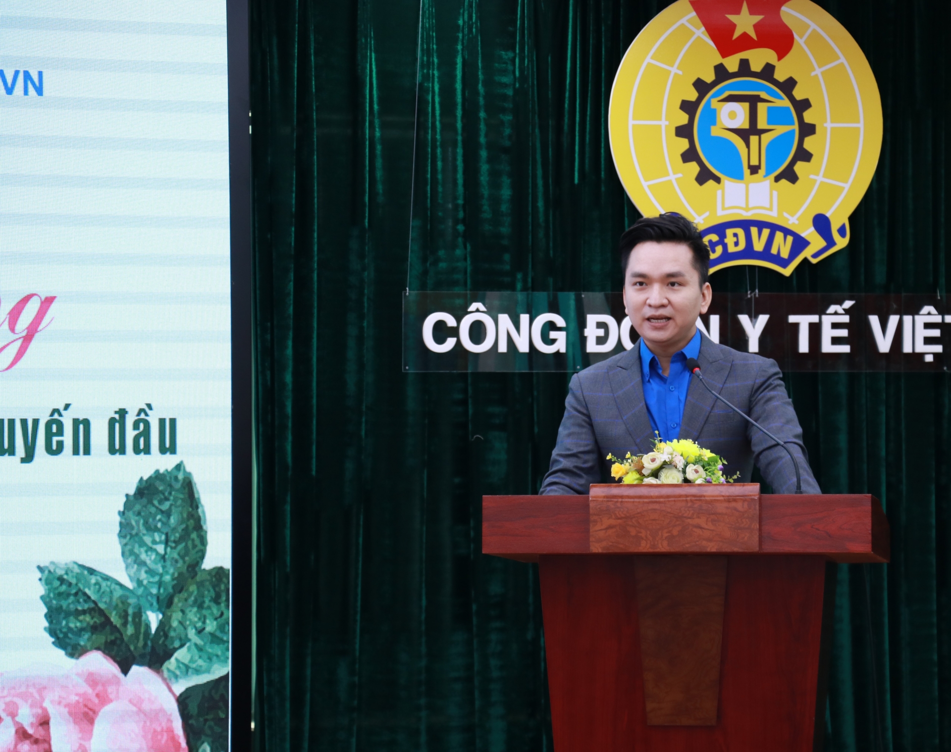 Tôn vinh nữ y, bác sĩ tiêu biểu trên tuyến đầu chống dịch Covid-19