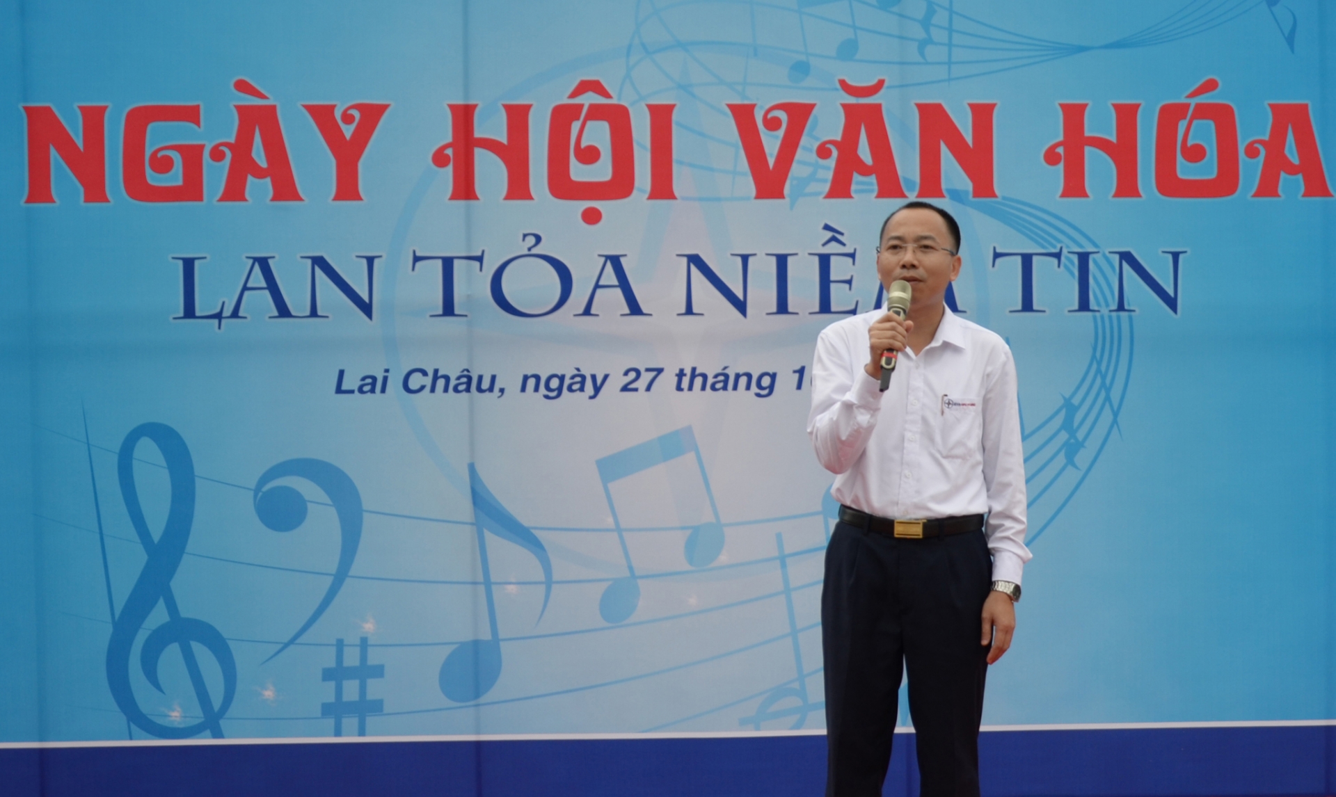 cong nhan thuy dien huoi quang ban chat trong ngay hoi van hoa nam 2019