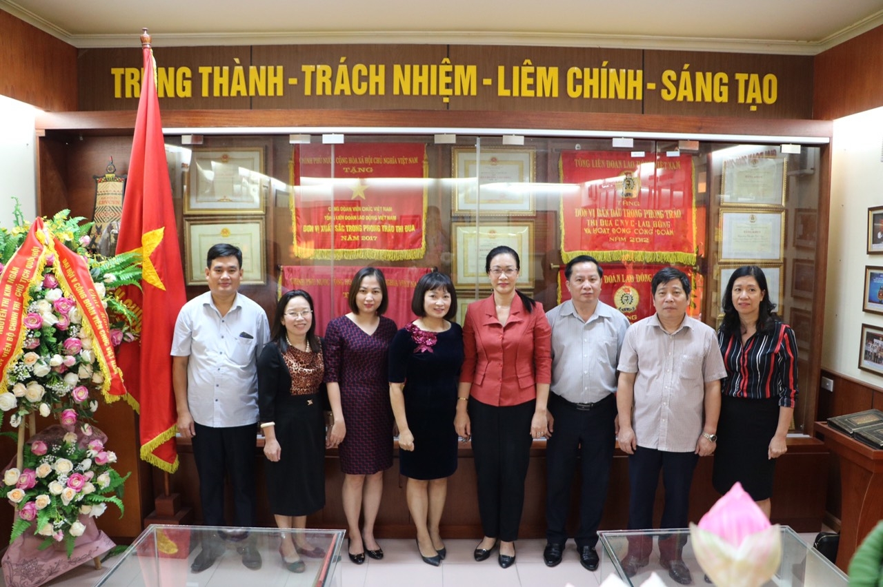 Khối thi đua Công đoàn ngành Trung ương khảo sát tại Công đoàn Viên chức Việt Nam khoi thi dua cong doan nganh trung uong khao sat tai cong doan vien chuc viet nam