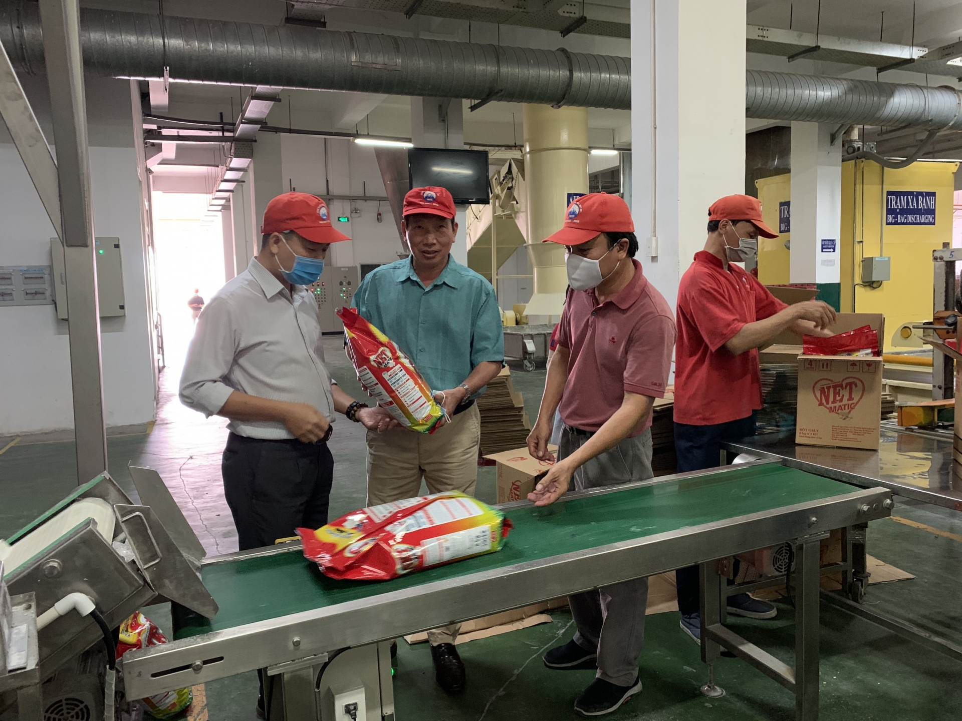 cong doan cong nghiep hoa chat viet nam tham lam viec voi cac don vi kho khan