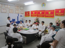 de xuat lao dong nang nhoc duoc quyen nghi huu som