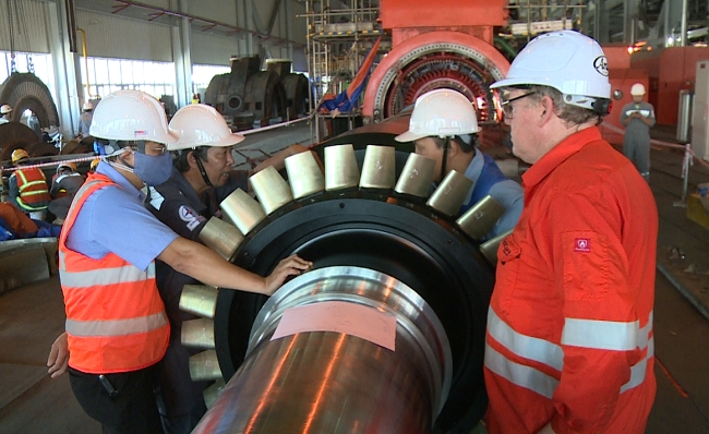 Gương sáng ngành Điện: Nguyễn Xuân Việt - Người giữ ánh sáng guong sang nganh dien nguyen xuan viet nguoi giu anh sang