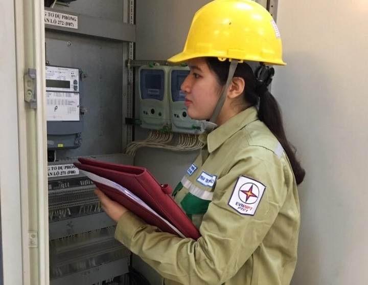 guong sang nganh dien phai yeu lam nghe phai manh