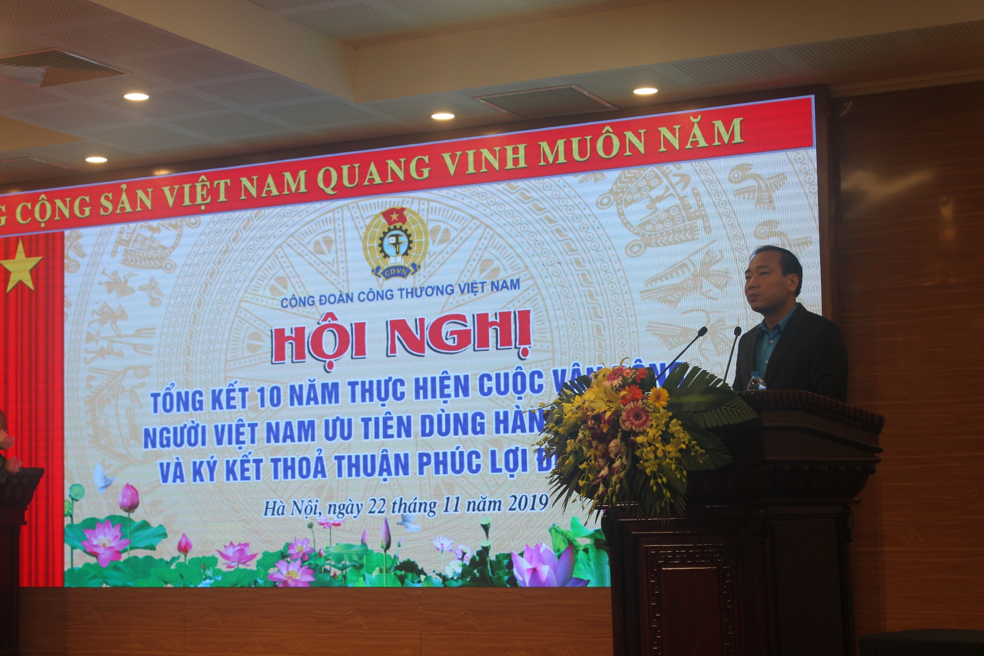 cong doan thuc day cuoc van dong nguoi viet nam dung hang viet nam