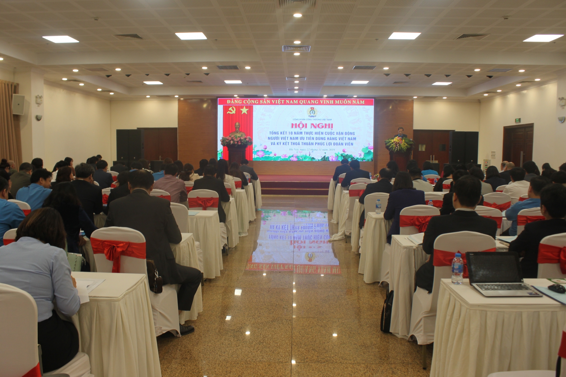 cong doan thuc day cuoc van dong nguoi viet nam dung hang viet nam