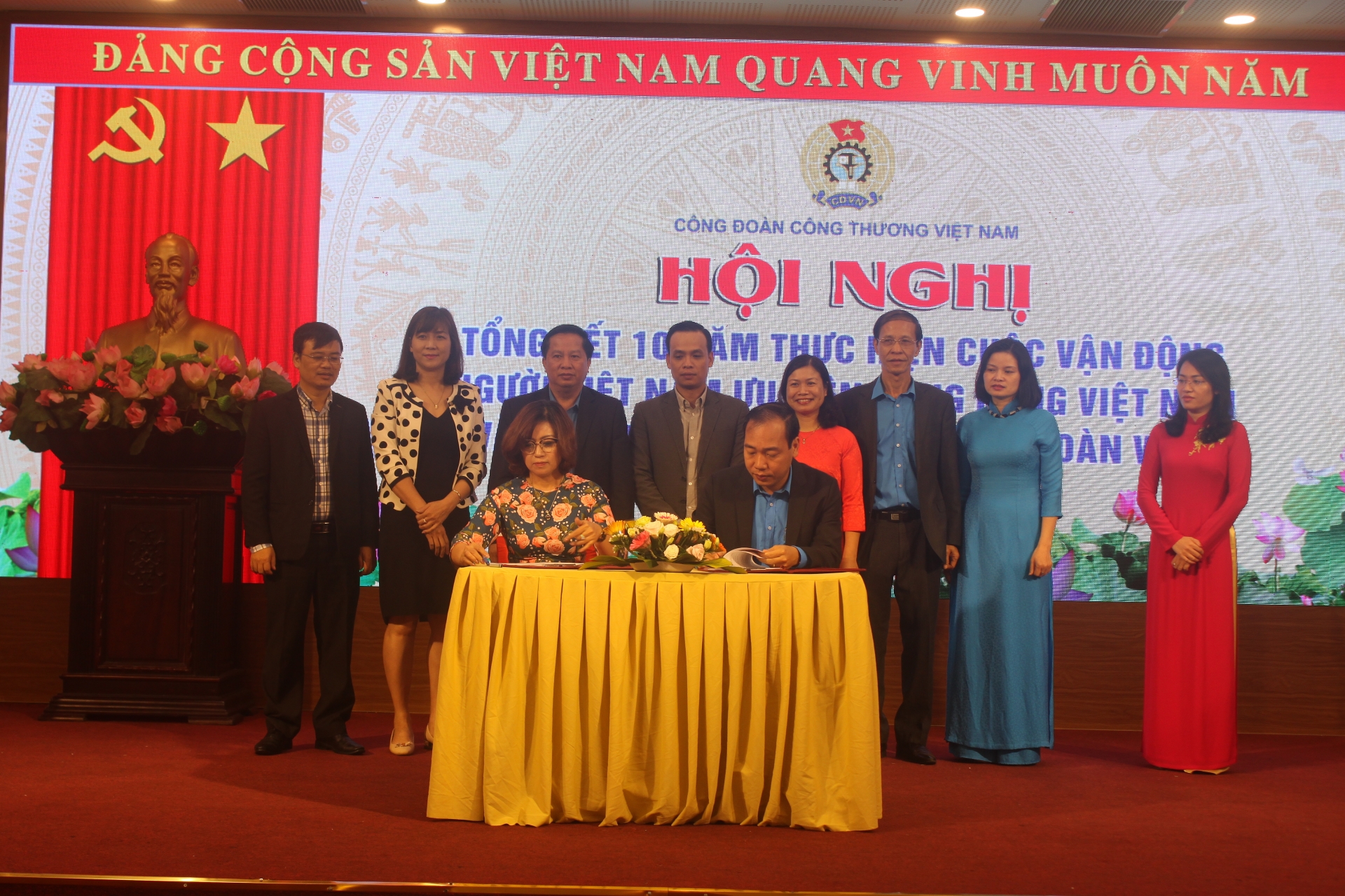 cong doan thuc day cuoc van dong nguoi viet nam dung hang viet nam
