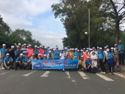 Hội thi leo núi cho cán bộ công đoàn rèn luyện sức khỏe