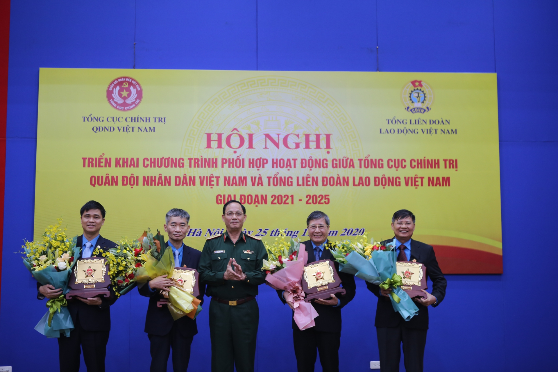 Nâng cao hiệu quả của tổ chức Công đoàn trong Quân đội Nâng cao hiệu quả của tổ chức Công đoàn trong Quân đội