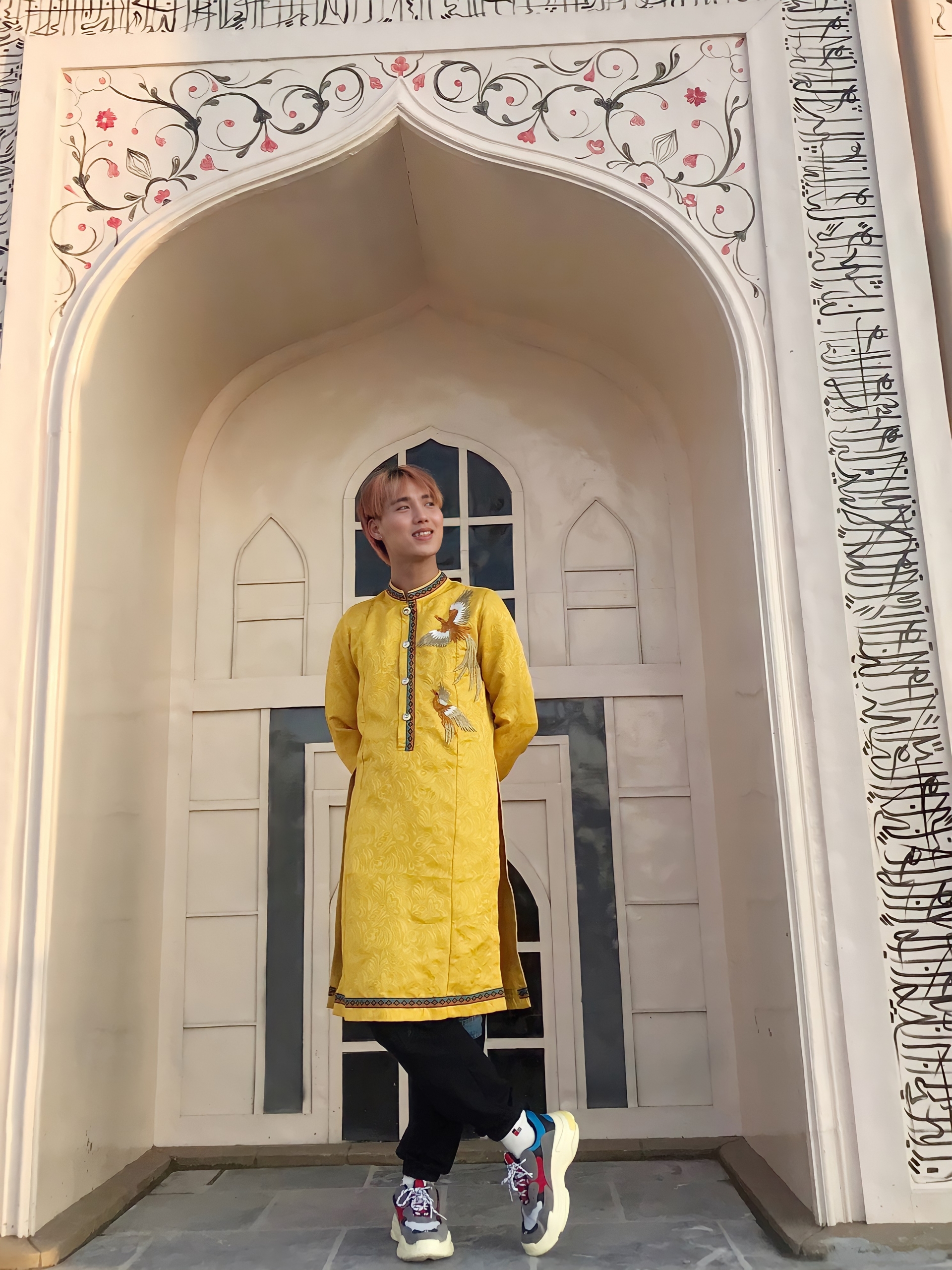 Những công nhân có quan điểm sống lạc quan, tích cực Những công nhân có quan điểm sống lạc quan, tích cực