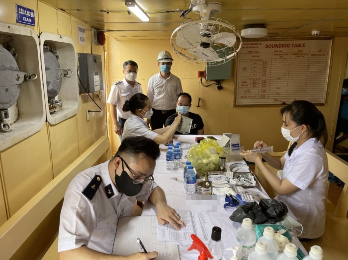 Đề xuất 10.000 liều vắc xin cho thuyền viên, lao động hàng hải