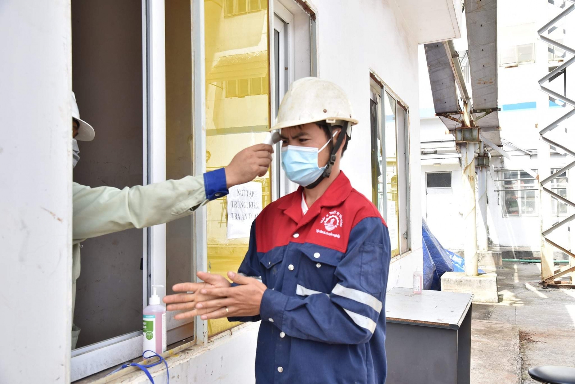 Phát triển nhờ các chính sách chăm lo người lao động Phát triển nhờ các chính sách chăm lo người lao động