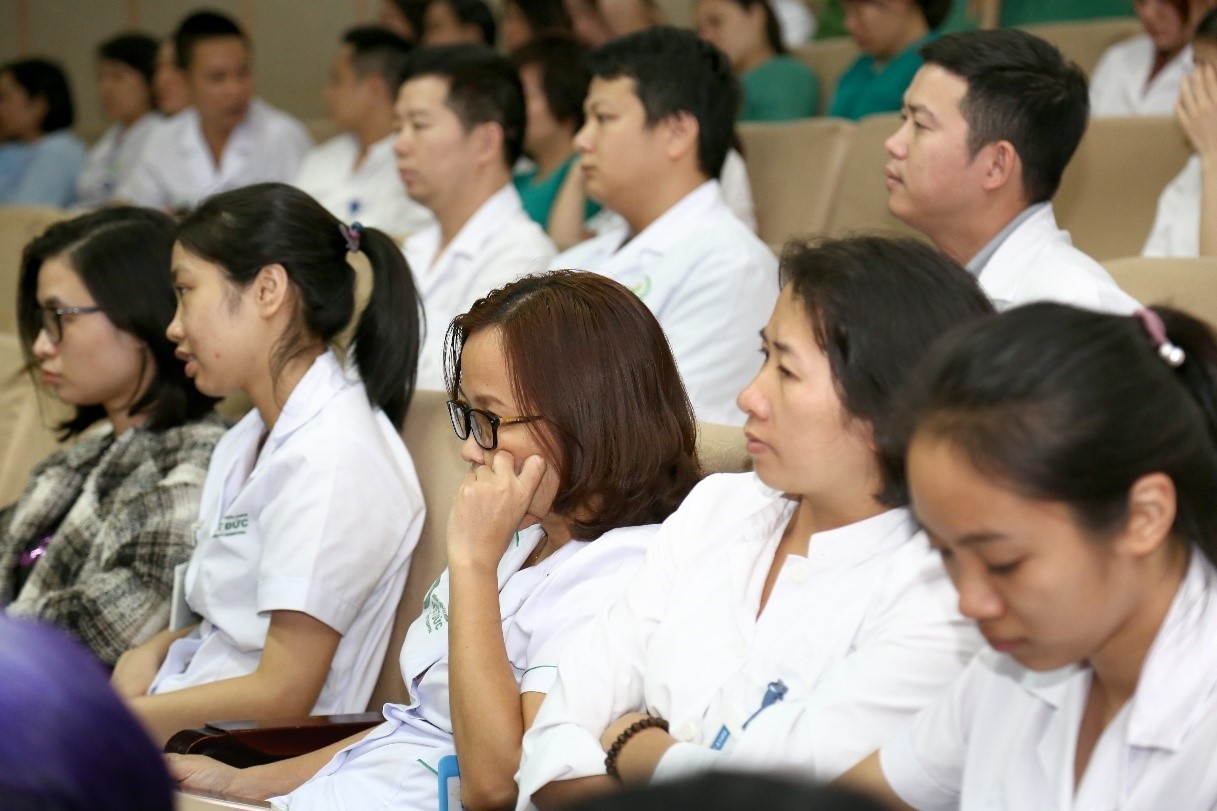 thiet thuc huong ung chuong trinh bao ve blouse trang
