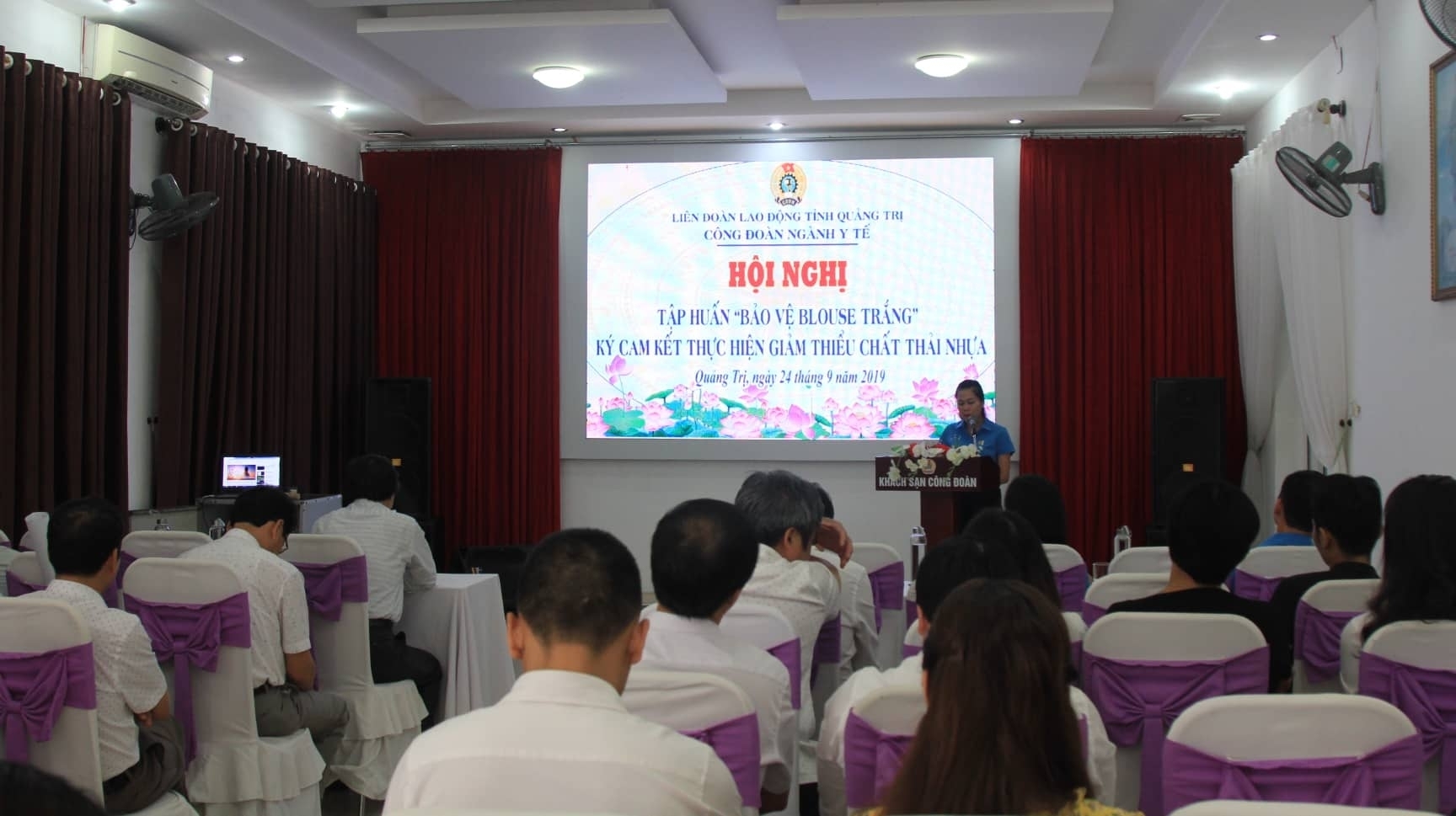 Chương trình “Bảo vệ Blouse trắng” thể hiện rõ vai trò đại diện bảo vệ người lao động chuong trinh bao ve blouse trang the hien ro vai tro dai dien bao ve nguoi lao dong