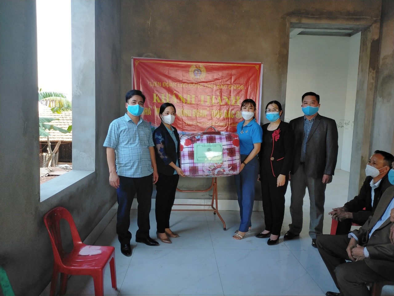 Khánh thành nhà ở 