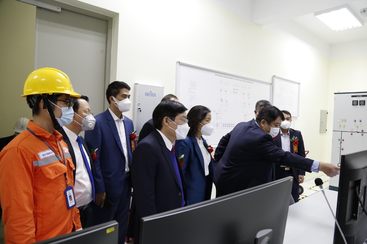 EVNHANOI gắn biển công trình “Xây dựng trạm biến áp 110kV Bắc Thành Công và nhánh rẽ”