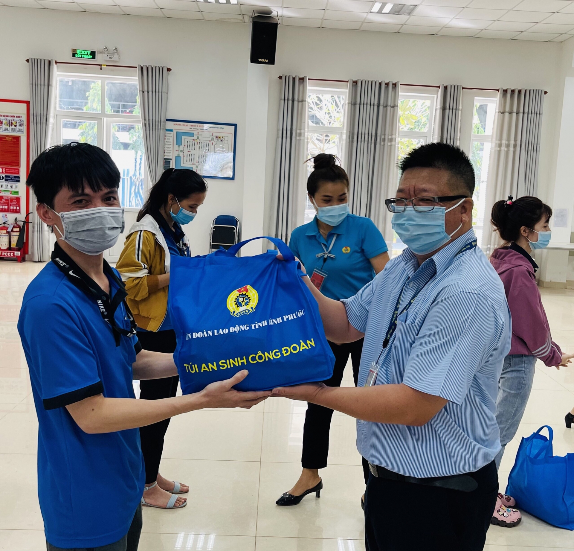 “Túi An sinh Công đoàn” chia sẻ khó khăn với đoàn viên, người lao động tại Bình Phước