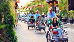 Cổ phiếu Du lịch và Hàng không hứng khởi, thanh khoản cải thiện