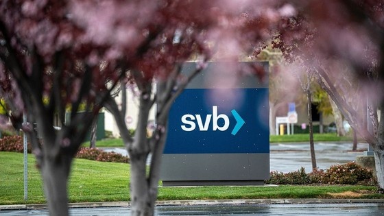 Ngân hàng SVB của Mỹ sụp đổ: Vì sao "đế chế" 40 năm lại chấm dứt trong 48 giờ?