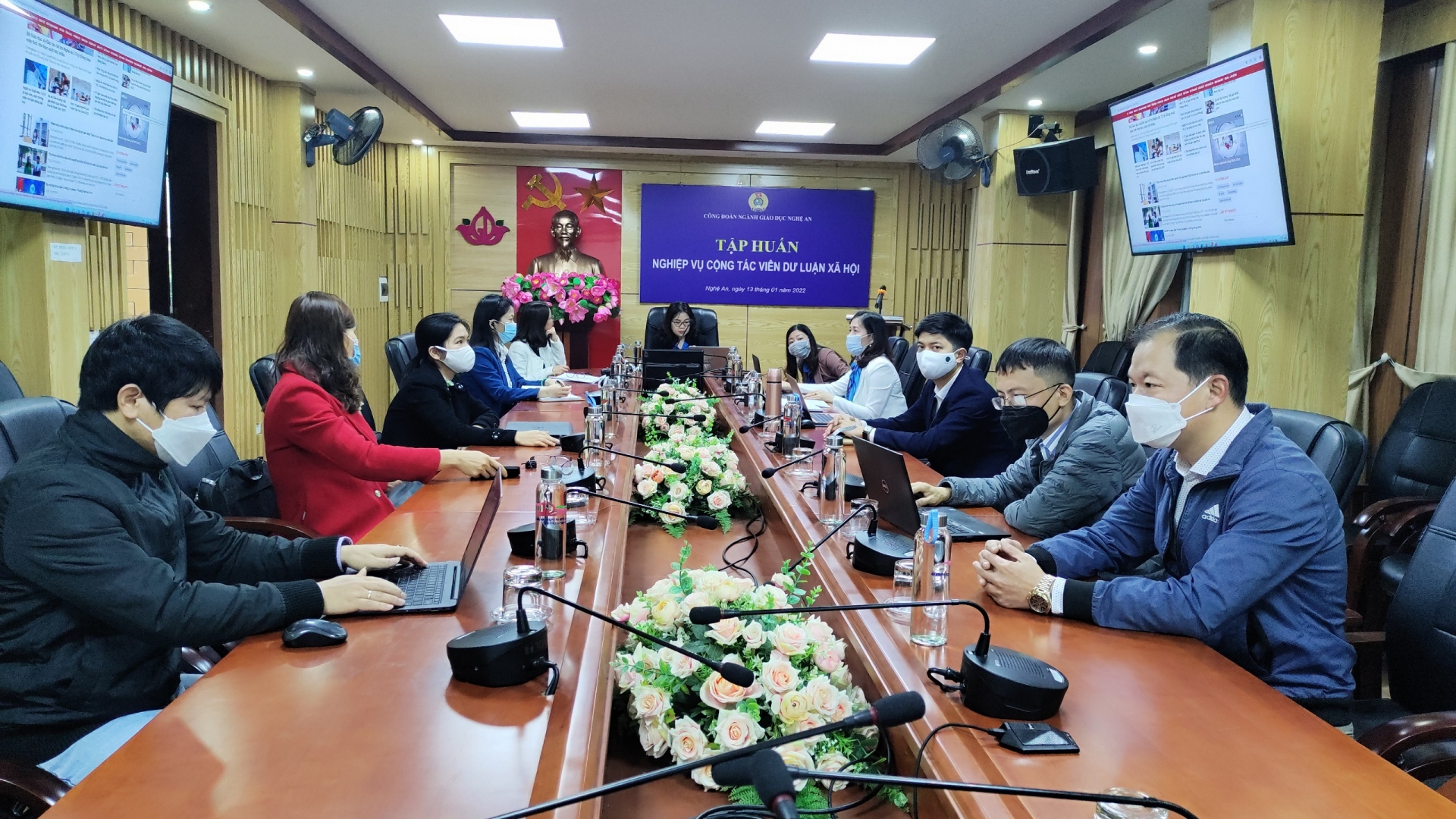 Công đoàn ngành Giáo dục Nghệ An tập huấn cho cộng tác viên dư luận xã hội Công đoàn ngành Giáo dục Nghệ An tập huấn cho cộng tác viên dư luận xã hội