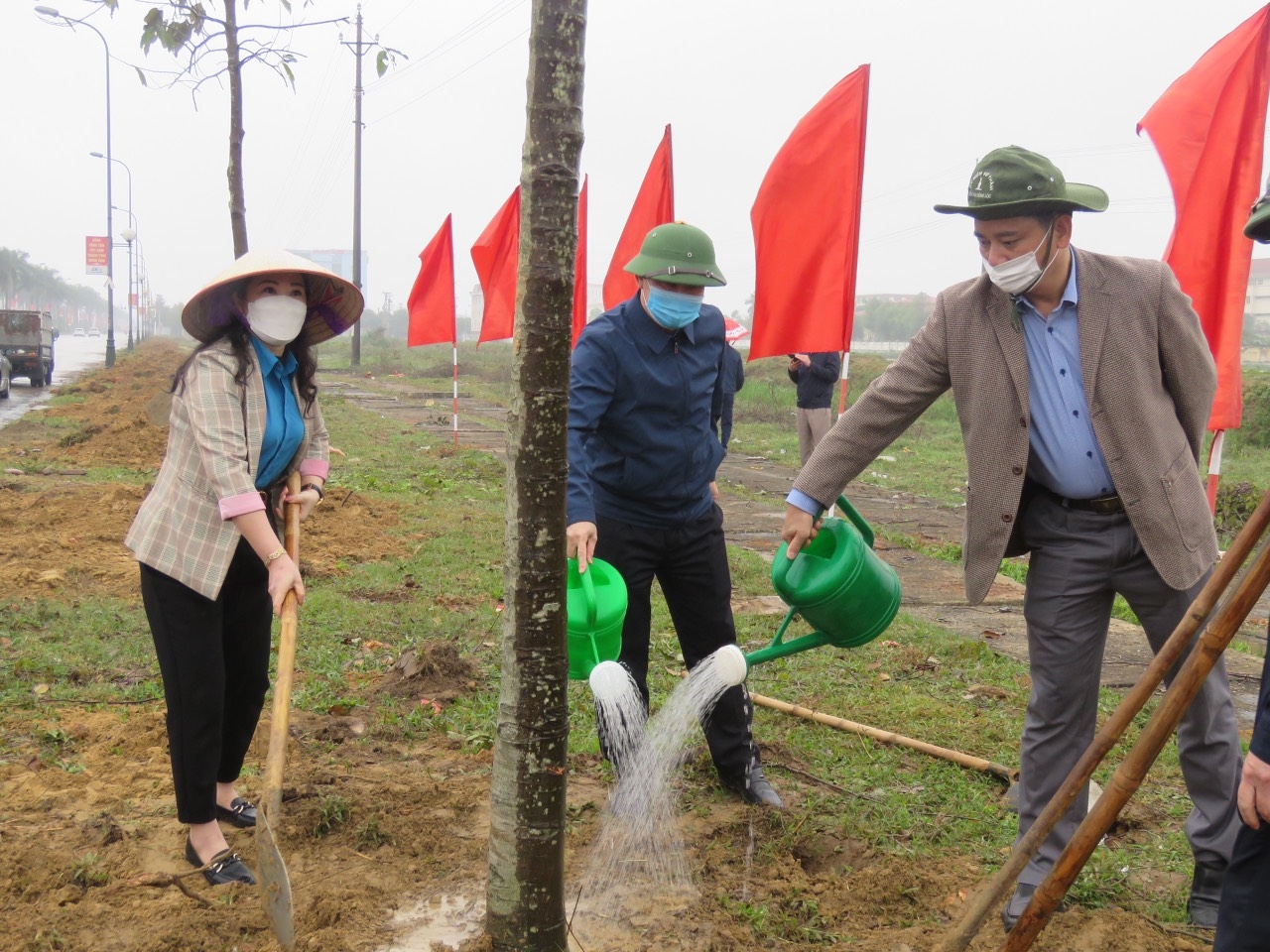 LĐLĐ Nghệ An, Hà Tĩnh hưởng ứng Tết trồng cây Xuân Nhâm Dần 2022