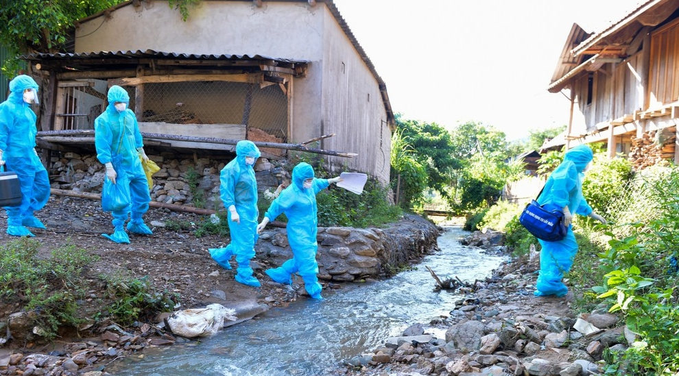 Nghệ An: Tôn vinh những nữ chiến sĩ áo trắng đang chiến đấu cho sức khỏe của người dân Nghệ An: Tôn vinh những nữ chiến sĩ áo trắng đang chiến đấu cho sức khỏe của người dân