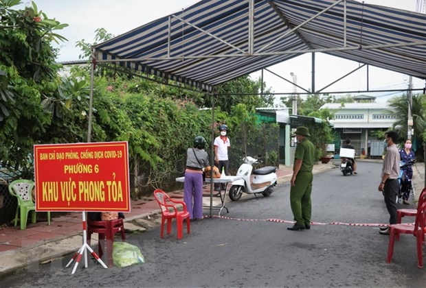 Cà Mau: F0 triệu chứng nhẹ, F1 nguy cơ cao được đi làm Cà Mau: F0 triệu chứng nhẹ, F1 nguy cơ cao được đi làm