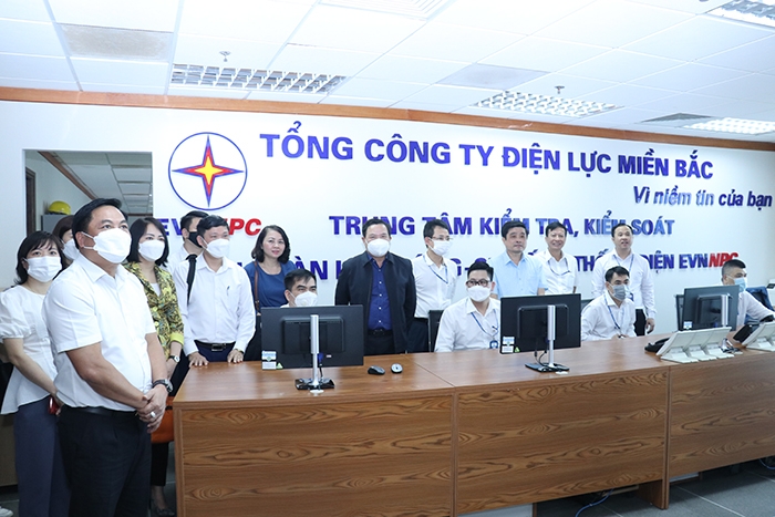 Ngành điện cần chủ động đảm bảo an toàn vệ sinh lao động Ngành Điện cần chủ động đảm bảo an toàn vệ sinh lao động