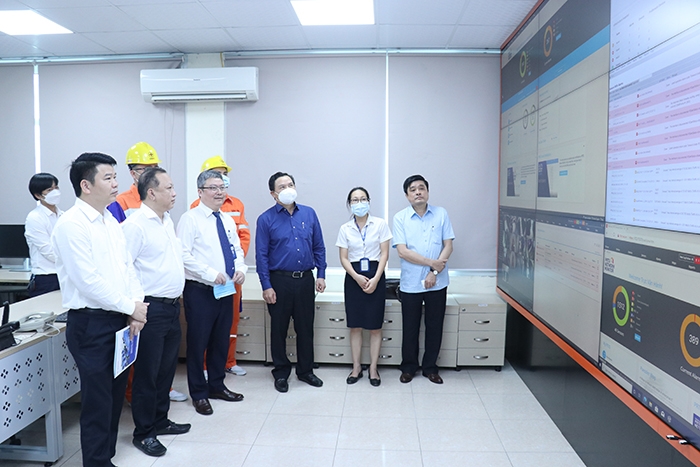 Ngành điện cần chủ động đảm bảo an toàn vệ sinh lao động Ngành Điện cần chủ động đảm bảo an toàn vệ sinh lao động