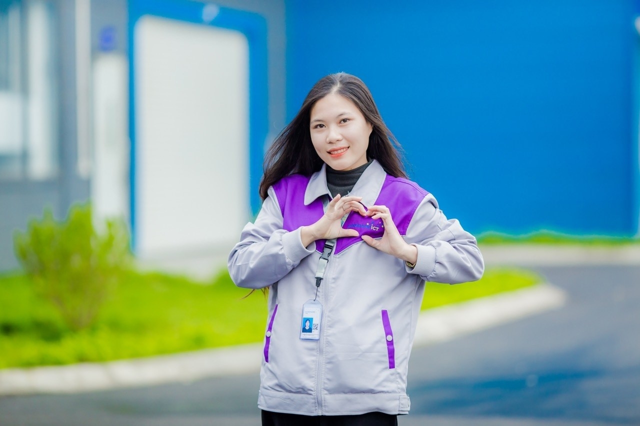 Đồng phục tươi trẻ của hơn 5.000 người lao động Công ty Luxshare – ICT  Nghệ An 1