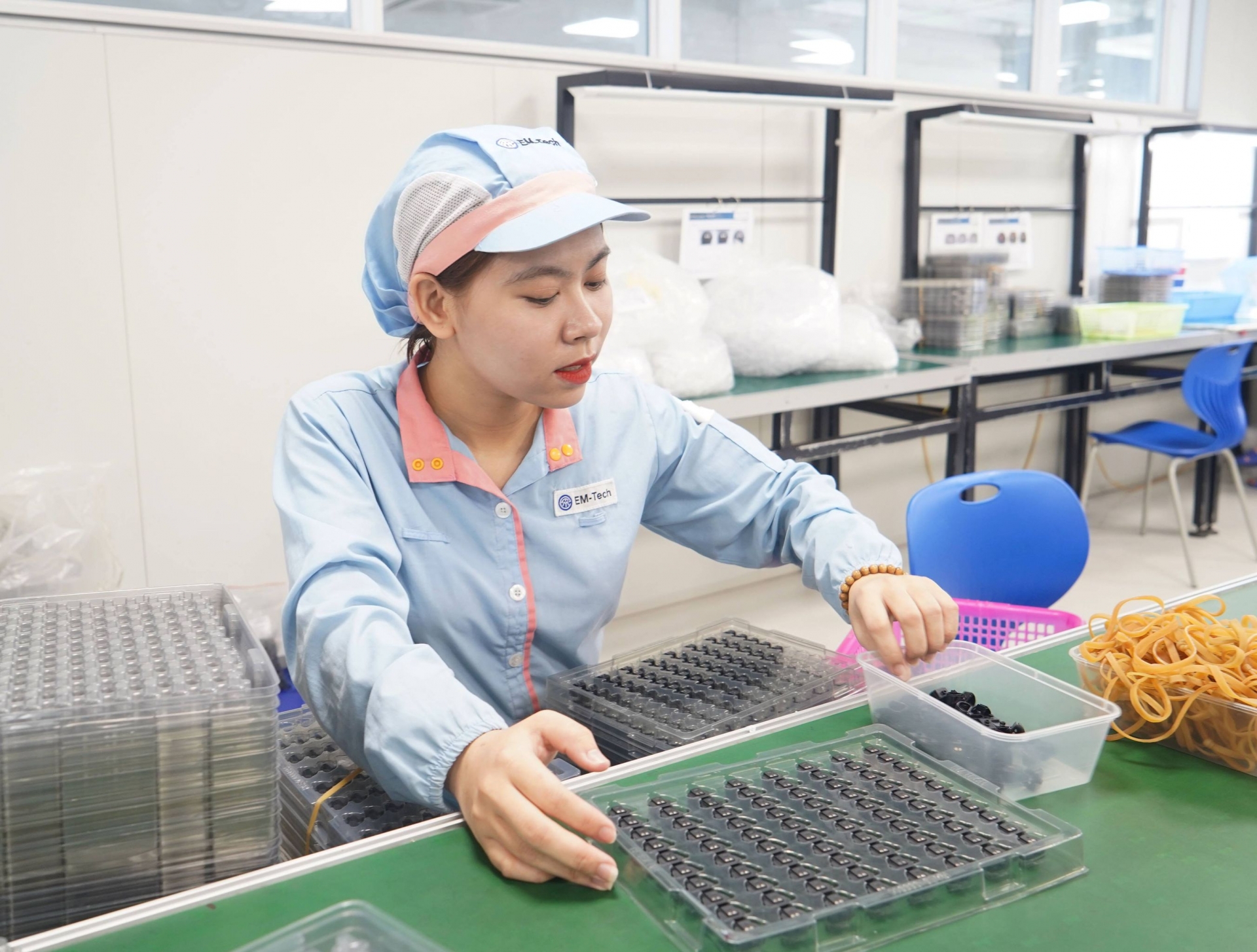 Đồng phục Công ty TNHH Em-tech Nghệ An