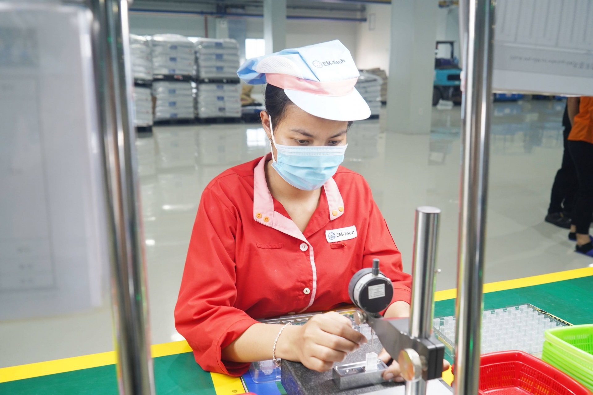 Trang phục công ty EM-tech Nghệ An