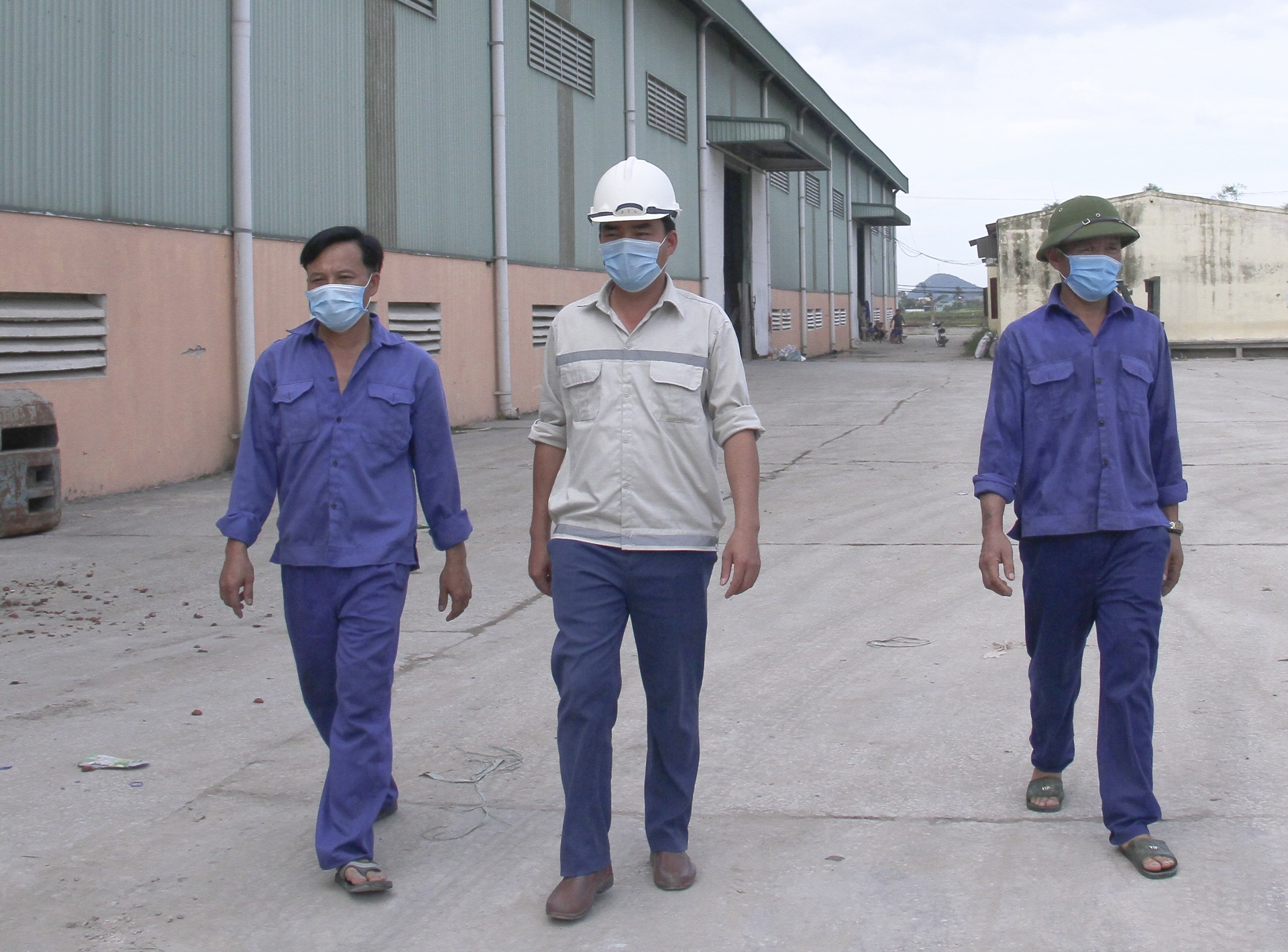 Chuyện công ty cho người lao động vay tiền để trang trải cuộc sống Chuyện công ty cho người lao động vay tiền để trang trải cuộc sống