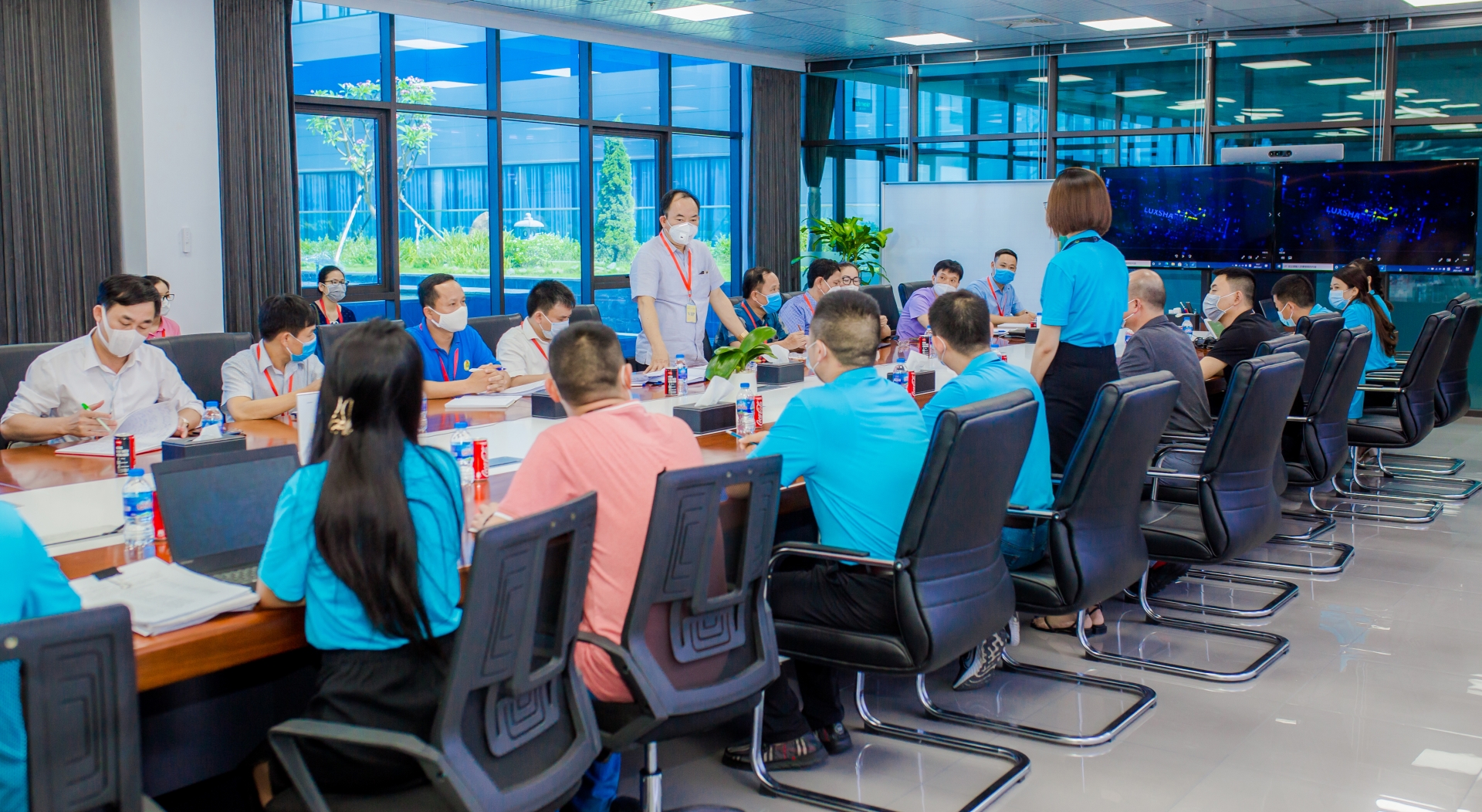 Đẩy mạnh thu hút đầu tư để tạo việc làm ổn định cho người lao động tỉnh nhà Đẩy mạnh thu hút đầu tư để tạo việc làm ổn định cho người lao động tỉnh nhà