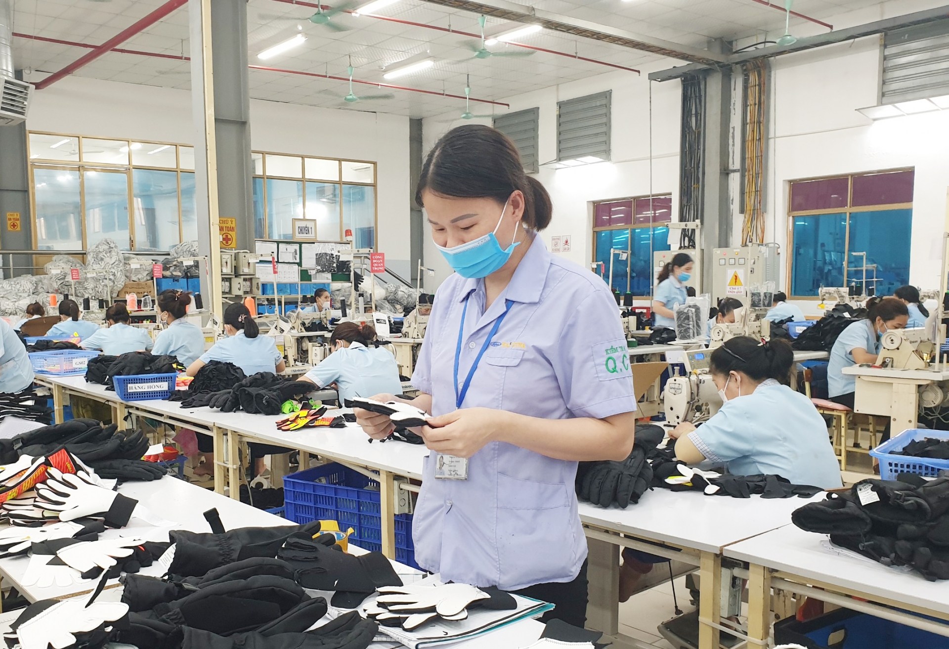 Đồng phục đa sắc màu tự chọn của Công ty CP Havian Kim Liên