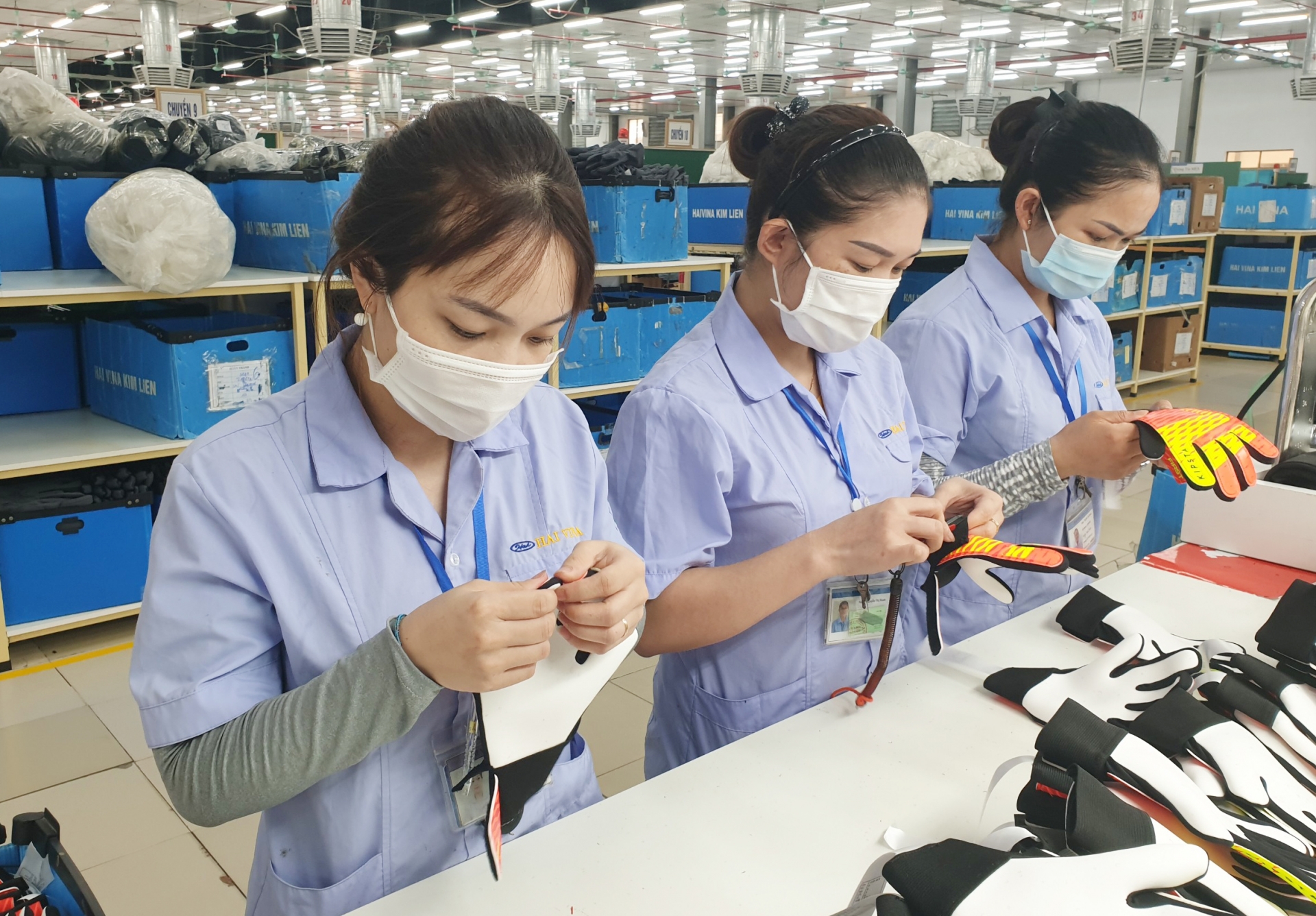 Đồng phục Công ty TNHH Haivina Kim Liên