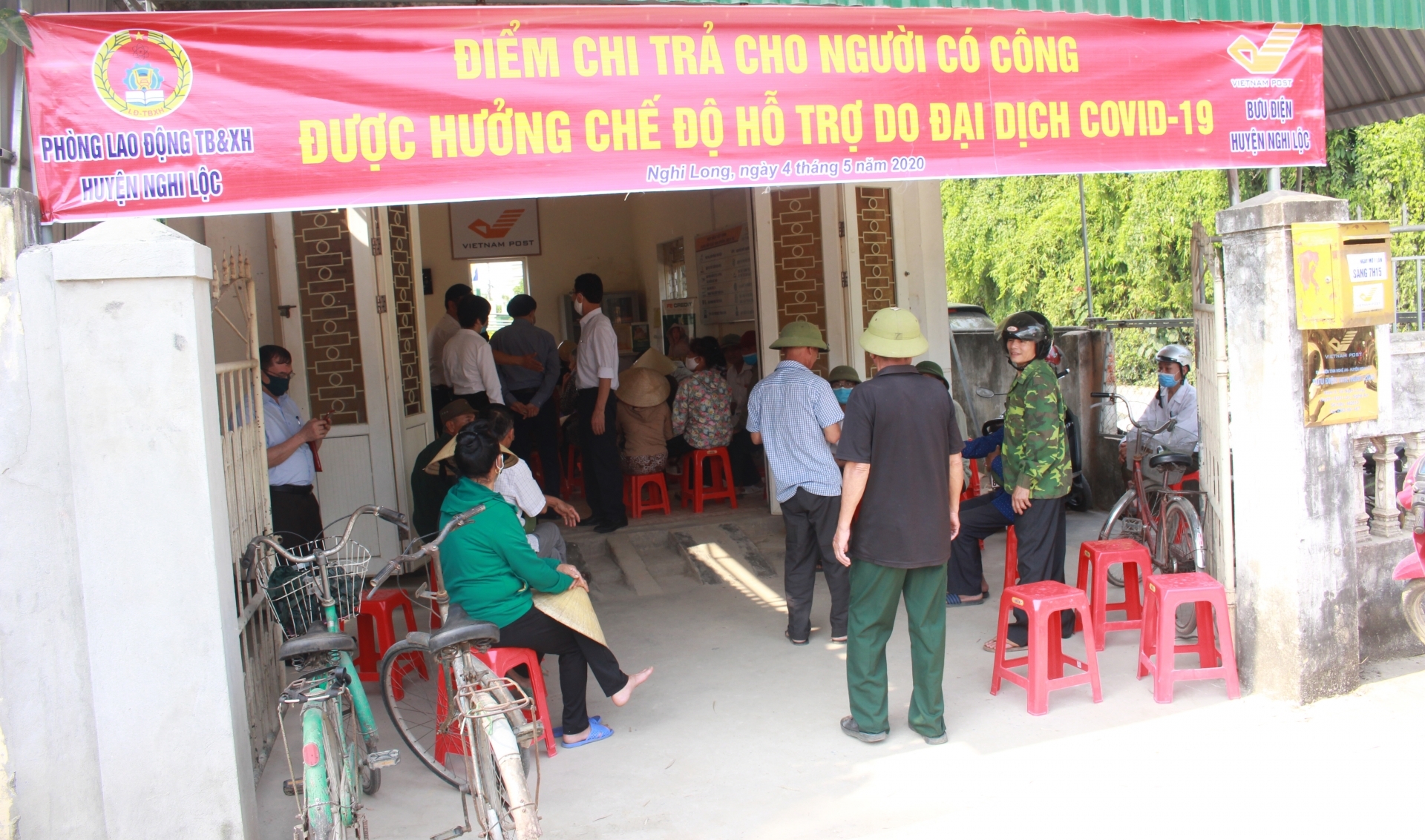 Bộ Chính trị đồng ý chủ trương hỗ trợ người lao động và người sử dụng lao động