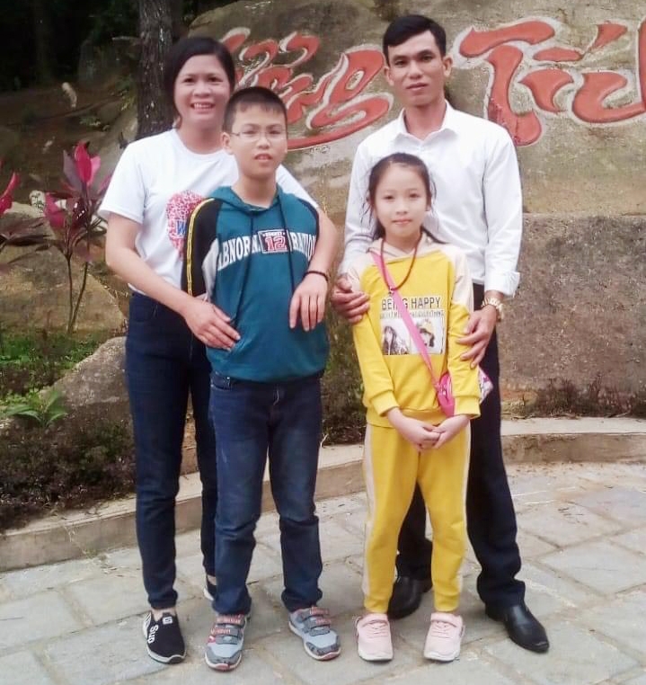 Phía sau hạnh phúc gia đình Phía sau hạnh phúc gia đình