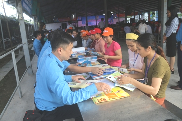 Vai trò của đội ngũ CNVCLĐ trong sự nghiệp công nghiệp hóa, hiện đại hóa quê hương Thanh Hóa Vai trò của đội ngũ CNVCLĐ trong sự nghiệp công nghiệp hóa, hiện đại hóa quê hương Thanh Hóa